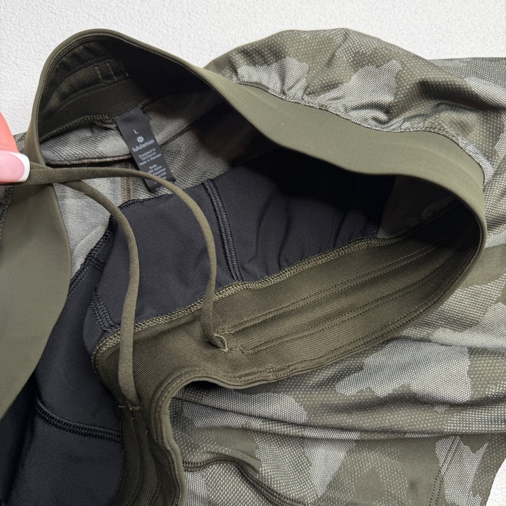 Lululemon T.H.E. Short 7" Mesh *Linerless •Variegated Mesh Camo Max Dark Olive - Picture 13 of 15